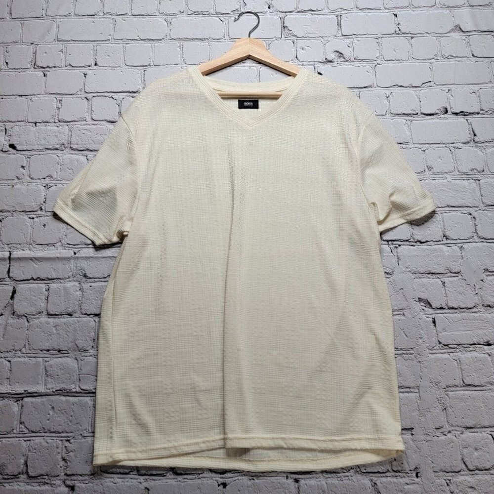 Hugo‎ Boss Cream Beige Textured V Neck Tshirt Size ?